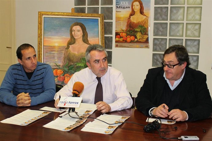 El Alcalde De Torrox, Francisco Muñoz, Presenta La Fiesta De Las Migas