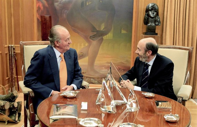 El Rey Recibe A Alfredo Pérez Rubalcaba En Zarzuela