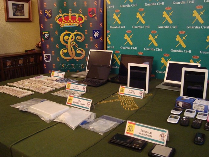 La Droga, El Dinero Y Material Intervenido En La Operación.