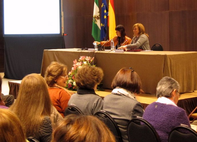 Micaela Navarro Y Soledad Pérez En La Jornadad Sobre Unidades De Igualdad