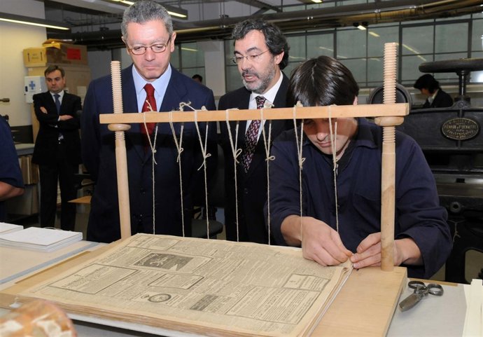 Gallardón Inaugura La Imprenta Municipal De Madrid
