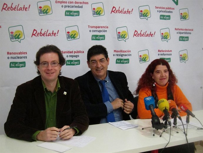 Miembros De IU En Rueda De Prensa En Granada