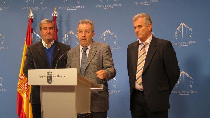 Miembros Fecoam Con Consejero Agricultura