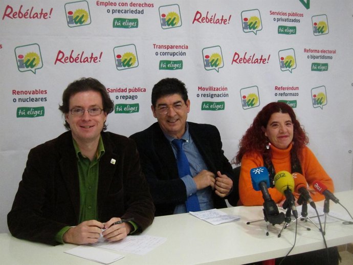 Miembros De IU En Rueda De Prensa En Granada