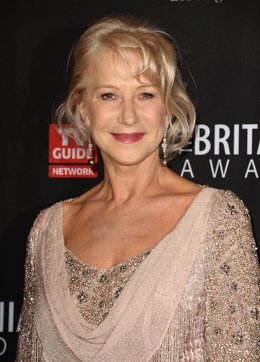 Posado De La Actriz Helen Mirren 