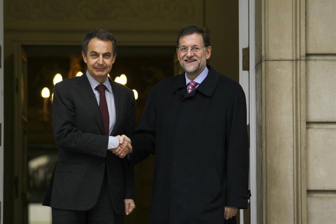 Zapatero Recibe A Rajoy En La Moncloa