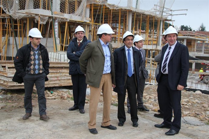 Rodríguez Argüeso Y Calderón Visitan Las Obras De 52 VPO