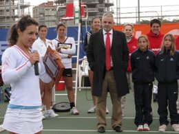 Nuria Llagostera Celebra El Título Ante José Luis Escañuela