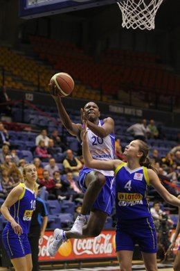 Sancho Lyttle, Del Ciudad Ros Casares Valencia