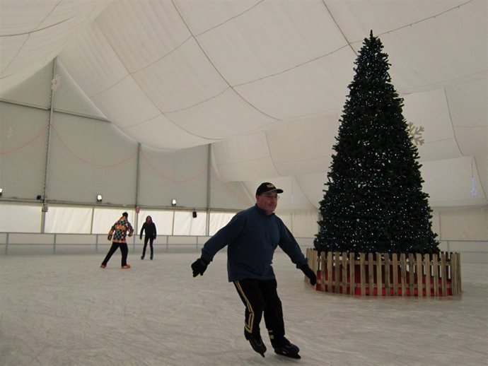 Pista De Hielo En Zaragoza
