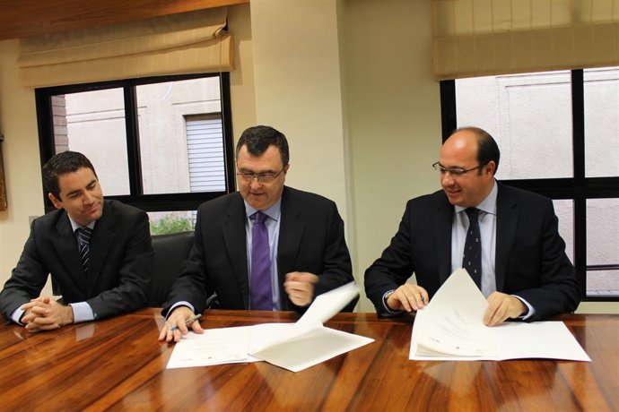 Firma Del Convenio Entre La CARM Y El Ayuntamiento De Puerto Lumbreras