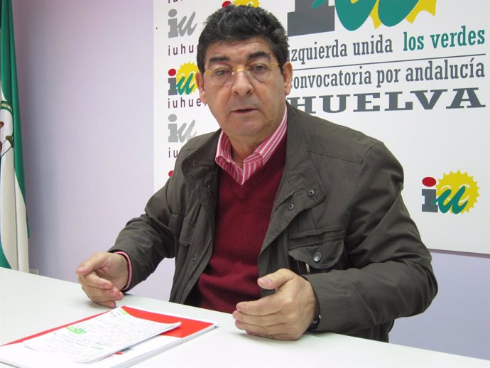 El Coordinador General De IULV-CA, Diego Valderas, Ante Los Medios. 