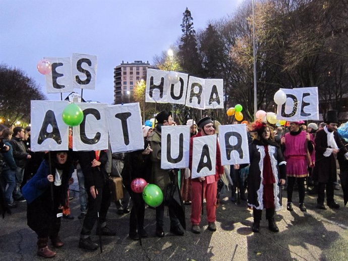 Manifestación En Pamplona Contra Los Recortes Y Los Presupuestos.