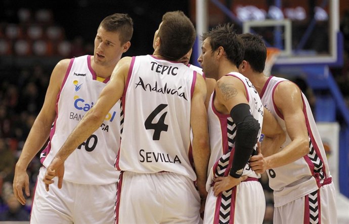 El Cajasol Vence Al Valencia Basket