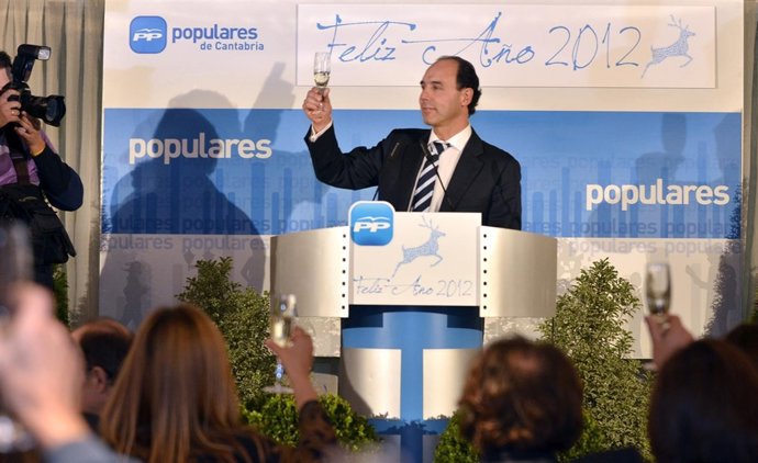 Diego Propone Un Brindis En La Cena De Navidad Del PP Cántabro