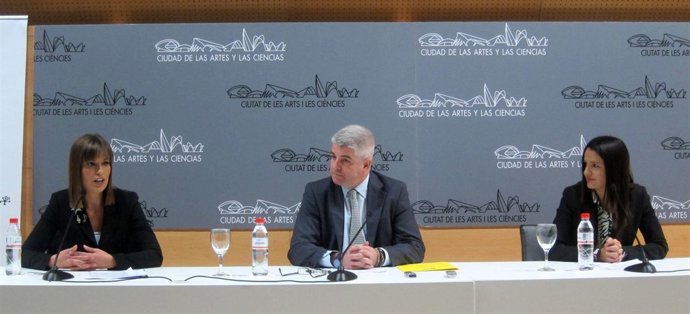 Maribel Vilaplana, José López Jaraba Y Rosana Codoñer Presentan Gent X Gent