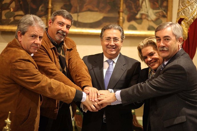 Zoido, Tras La Firma De Un Acuerdo Con Taxistas