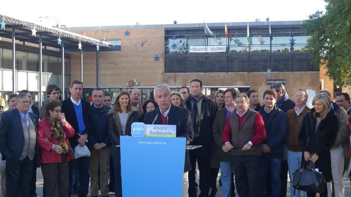 FOTOS ARENAS HOY EN MERCADILLO SOLIDARIO CAMAS