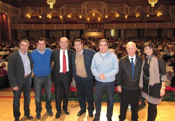 Antonio Sanz Y Elías Bendodo Con Representantes Del PP