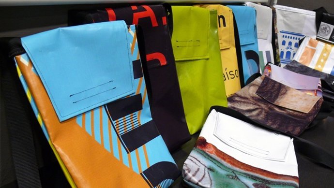 Bolsas Elaboradas Con Material Solidario