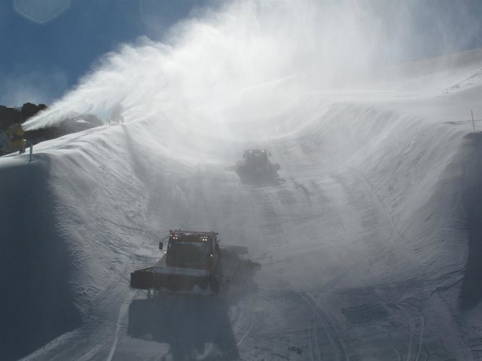 Dos Máquinas En El Half Pipe De Sierra Nevada