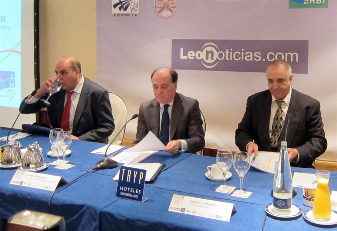 Villanueva Participa En Las Jornadas 'Retos Energéticos Del Siglo XXI'