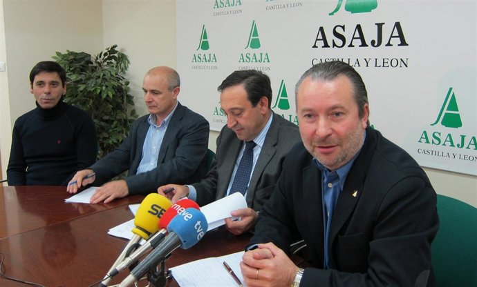 El Presidente Regional De Asaja, Donaciano Dujo Y El Líder Nacional Pedro Barato