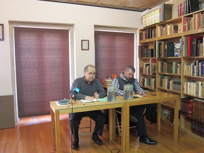 Agustín Fernández Paz Presenta 'Fantasmas De Luz'