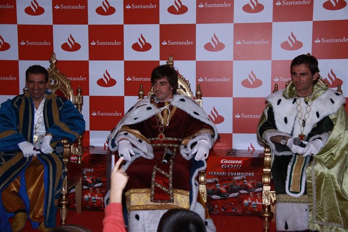 Fernando Alonso, Marc Gené Y Pedro De La Rosa Vestidos De Reyes Magos