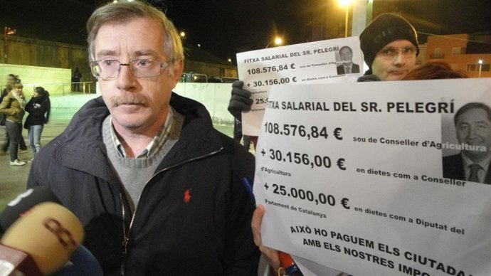 Funcionarios Protestan En Un Acto Con Pujol Y Pelegrí En Lleida