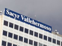 La CNMV suspende la cotización de las acciones de Repsol y Sacyr-Vallehermoso