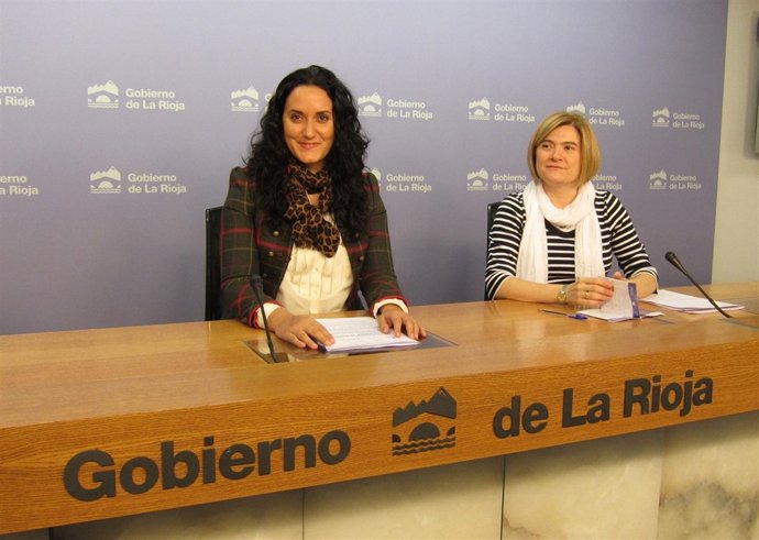 María Teresa Antoñanzas, Directora General IRJ Y Paloma Corres, Concejala
