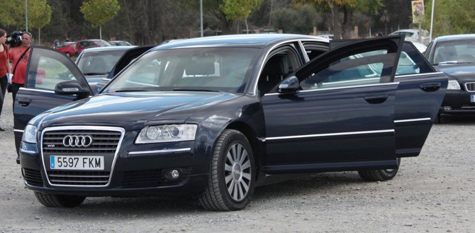 AUDI  A8 , SUBASTA COCHES JUNTA