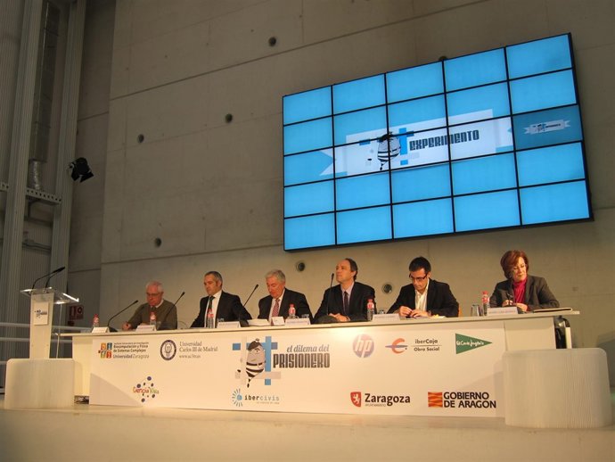 Presentación Del Experimento A Tiempo Real Sobre La Cooperación En Sociedad.