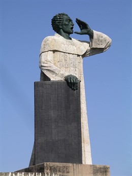 Escultura Erigida A Fray Antonio De Montesinos