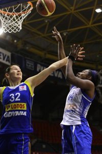 Baloncesto/Liga Femenina.- (Previa) Rivas Ecópolis busca cortar la racha del invicto Ciudad Ros Casares Valencia
