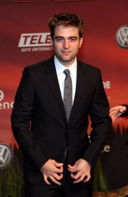 Posado De Robert Pattinson 