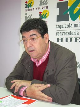 El Coordinador General De IULV-CA, Diego Valderas, Ante Los Medios.