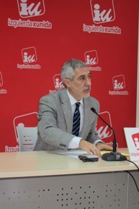 IU pide a Rajoy que "paralice" la decisión de Cataluña de crear una tasa por receta