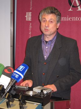 El Concejal De Educación De Gijón Carlos Rubiera