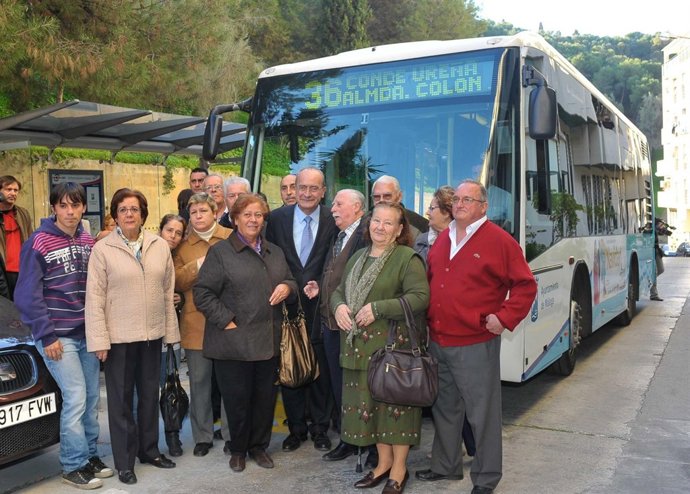 El Alcalde De Málaga Y Vecinos De Pinosol 