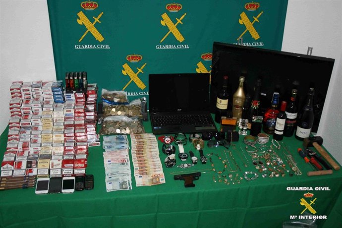 Efectos Intervenidos Por La Guardia Civil De Castellón.