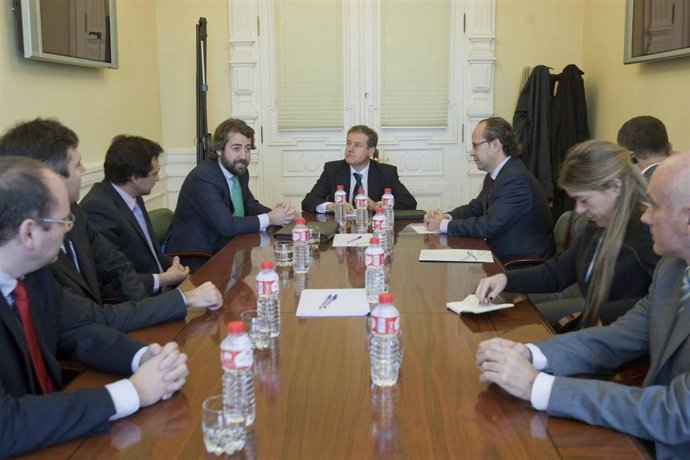 Reuniçon Gobierno-Empresas Eólicas