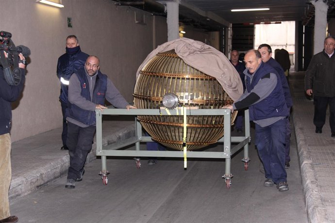 Los Bombos Que Repartirán La Suerte En El Sorteo De La Navidad Llegan A Madrid