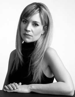 En La Imagen, La Cantante Itziar De Unda