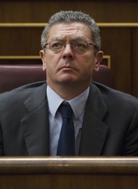 Los nuevos ministros jurarán o prometerán hoy el cargo