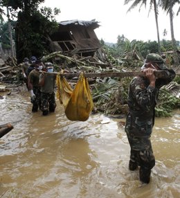 Cientos De Muertos Por El Tifón Wash En Filipinas