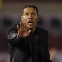 Fútbol.- Simeone: "¿Cuál es el problema si me viene a buscar el Atlético? Ojalá que pase"