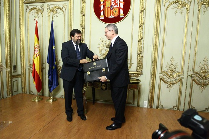 Imagen De Gallardón En El Intercambio De Cartera Con Caamaño