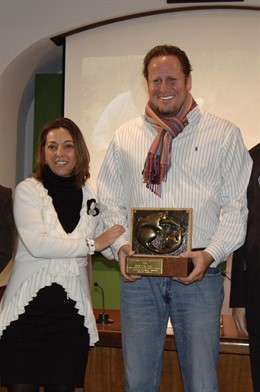 Ambrosio Junto A Olivares